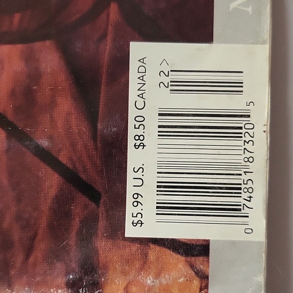 Interweave Knits Magazine Summer 2002 2nd Annual Special Occasions Issue - Picture 5 of 12